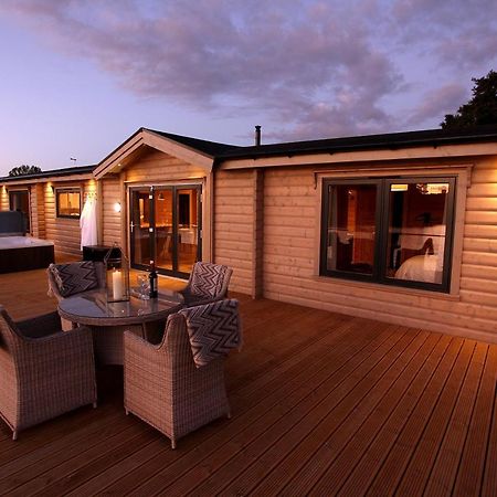 Cambridgeshire Lakes - Luxury Lodges In A Stunning Lake Location Gamlingay Εξωτερικό φωτογραφία