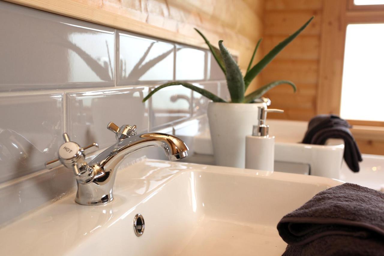 Cambridgeshire Lakes - Luxury Lodges In A Stunning Lake Location Gamlingay Εξωτερικό φωτογραφία