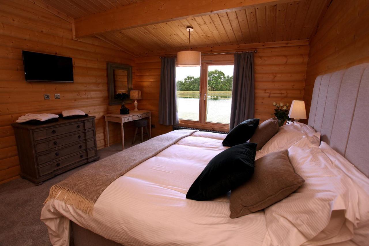 Cambridgeshire Lakes - Luxury Lodges In A Stunning Lake Location Gamlingay Εξωτερικό φωτογραφία