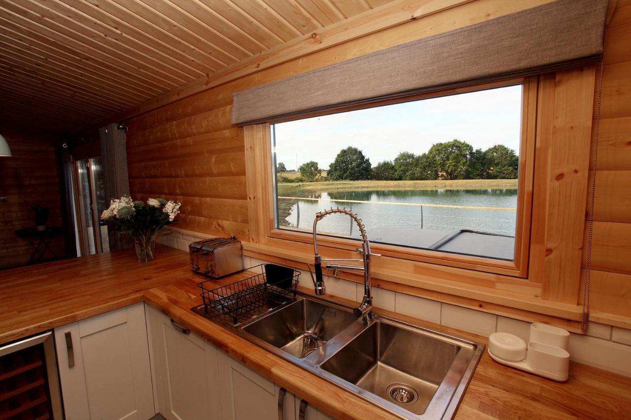 Cambridgeshire Lakes - Luxury Lodges In A Stunning Lake Location Gamlingay Εξωτερικό φωτογραφία